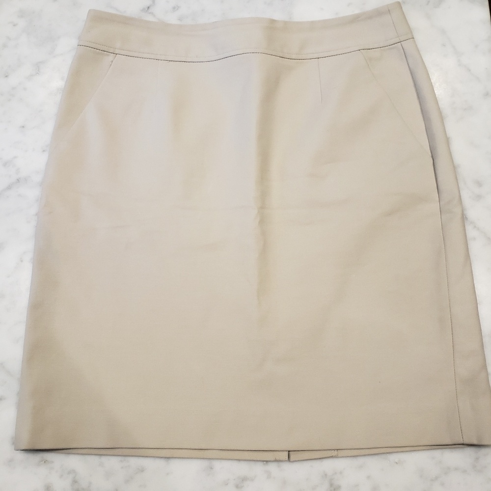Banana Republic cream pencil skirt